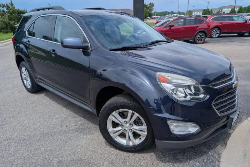 2016 Chevrolet Equinox LT photo 1