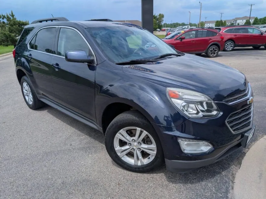 2016 Chevrolet Equinox LT photo 1