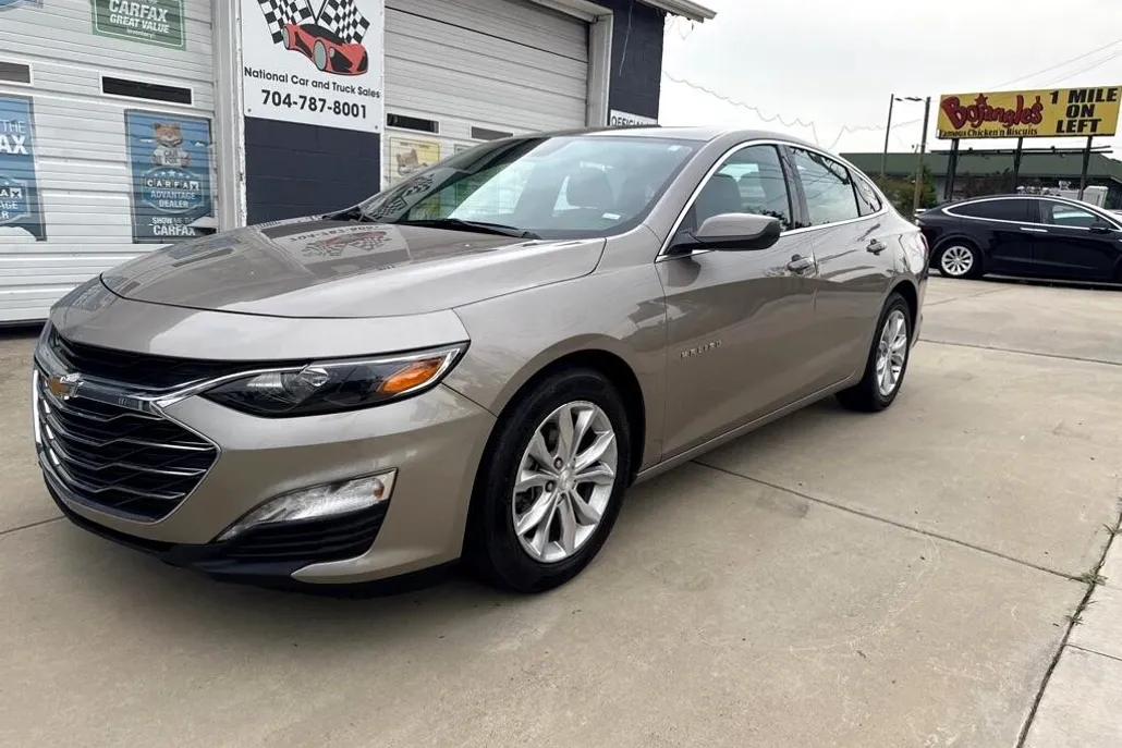 2024 Chevrolet Malibu 1LT photo 1