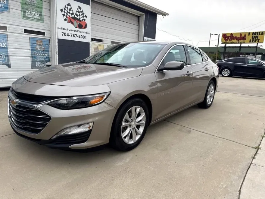 2024 Chevrolet Malibu 1LT photo 1