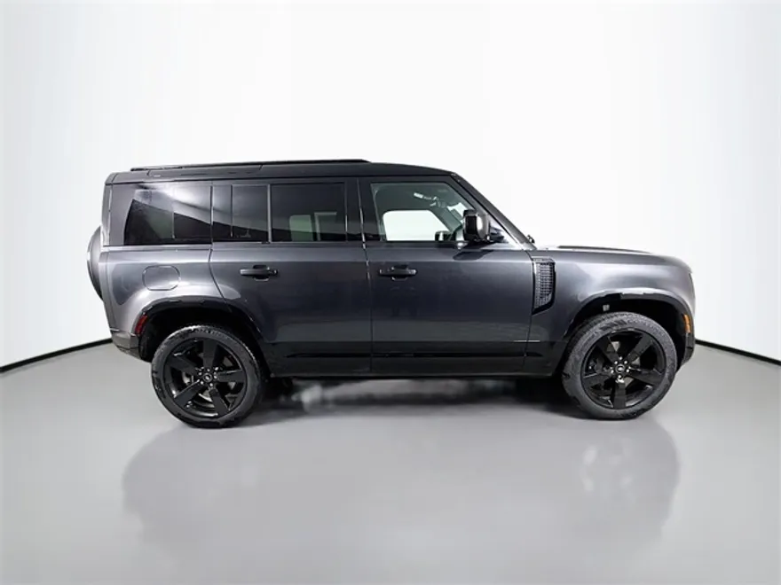 2025 Land Rover Defender 110 X-Dynamic SE photo 1