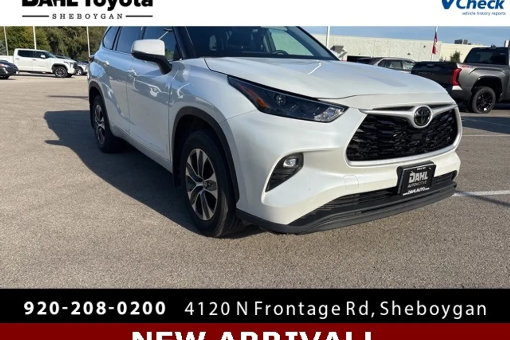 2022 Toyota Highlander XLE photo 1