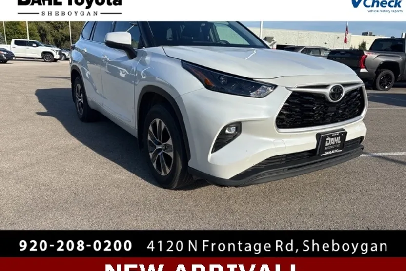 2022 Toyota Highlander XLE photo 1