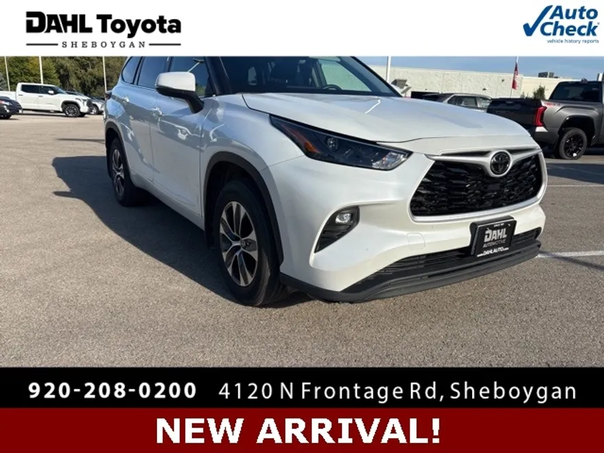 2022 Toyota Highlander XLE photo 1
