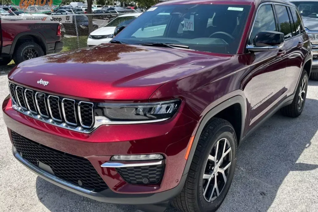 2025 Jeep Grand Cherokee Limited photo 1