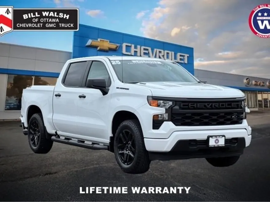 2025 Chevrolet Silverado 1500 Custom photo 1