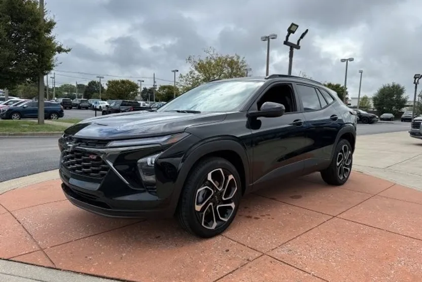 2025 Chevrolet Trax photo 1