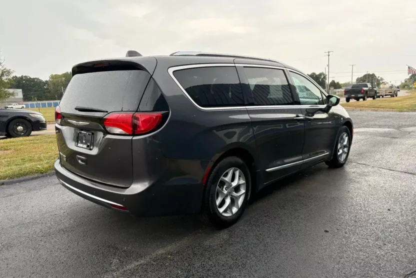 2020 Chrysler Pacifica Touring L 35th Anniversary photo 1