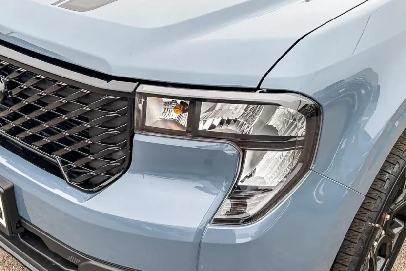 2025 Ford Maverick XLT photo 1