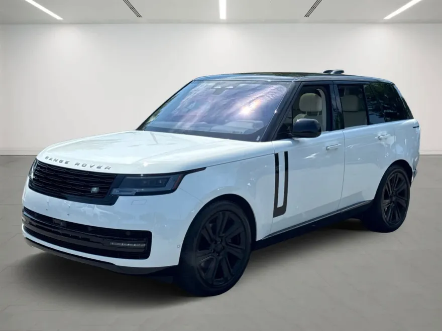 2023 Land Rover Range Rover SE photo 1