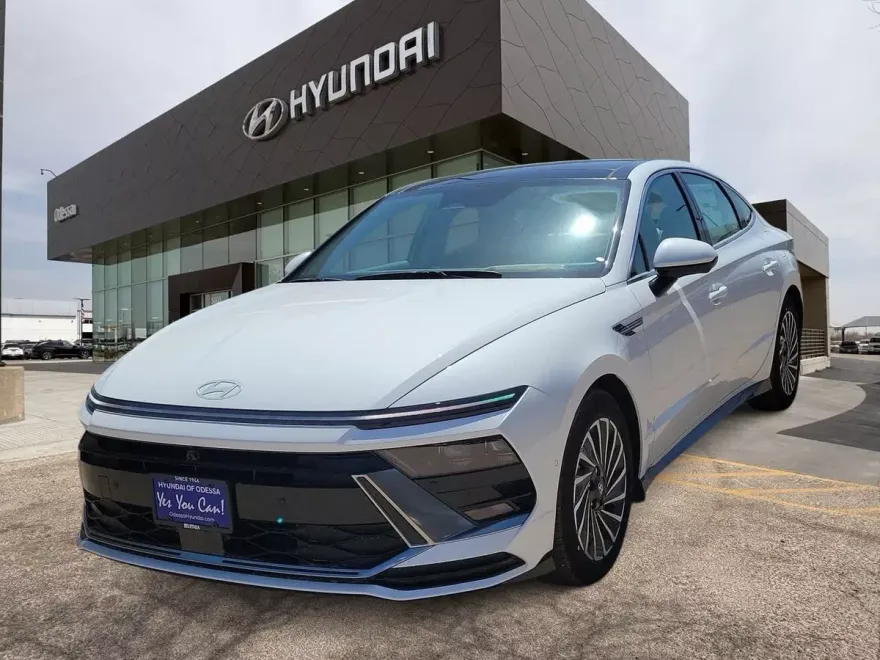 2025 Hyundai Sonata Hybrid Limited photo 1