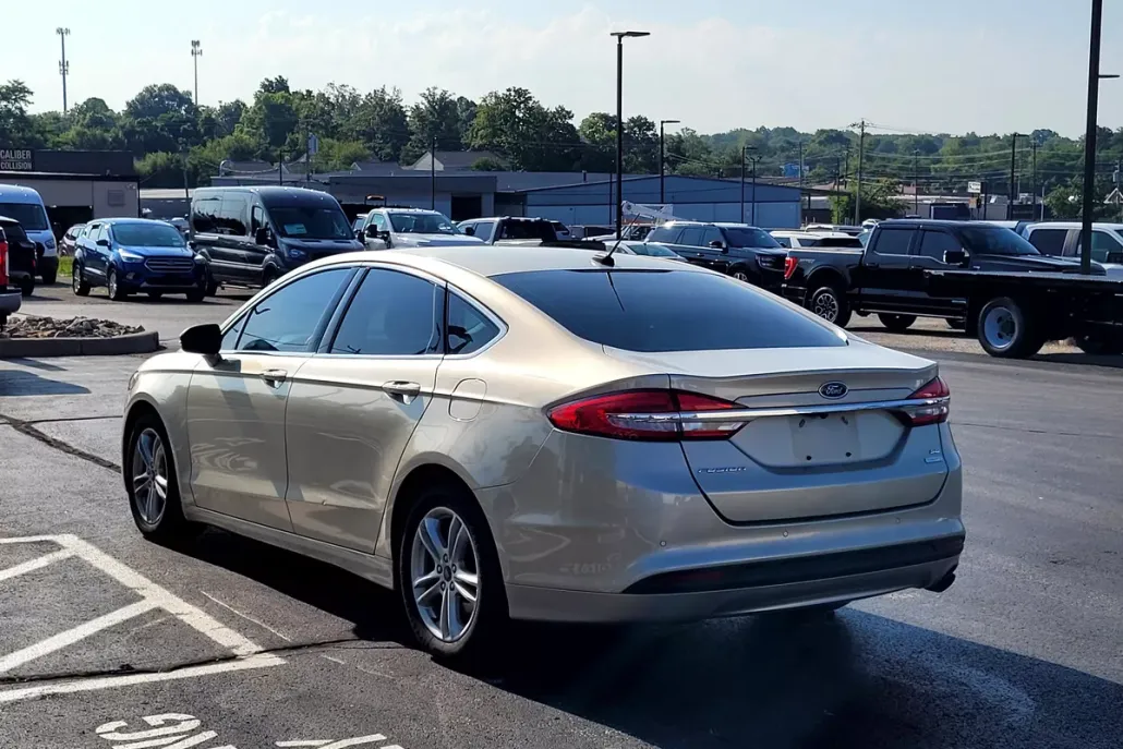 2018 Ford Fusion SE photo 1