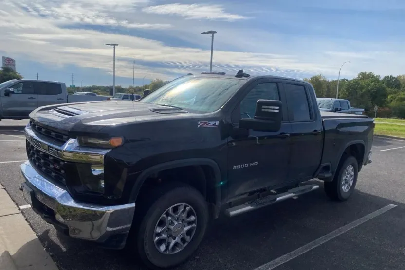 2021 Chevrolet Silverado 2500HD LT photo 1