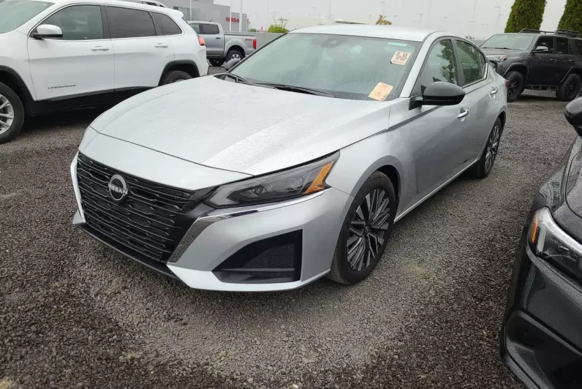 2024 Nissan Altima 2.5 SV photo 1