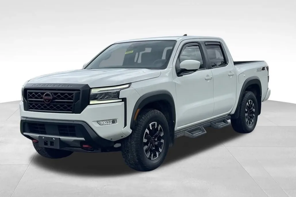 2023 Nissan Frontier PRO-4X photo 1