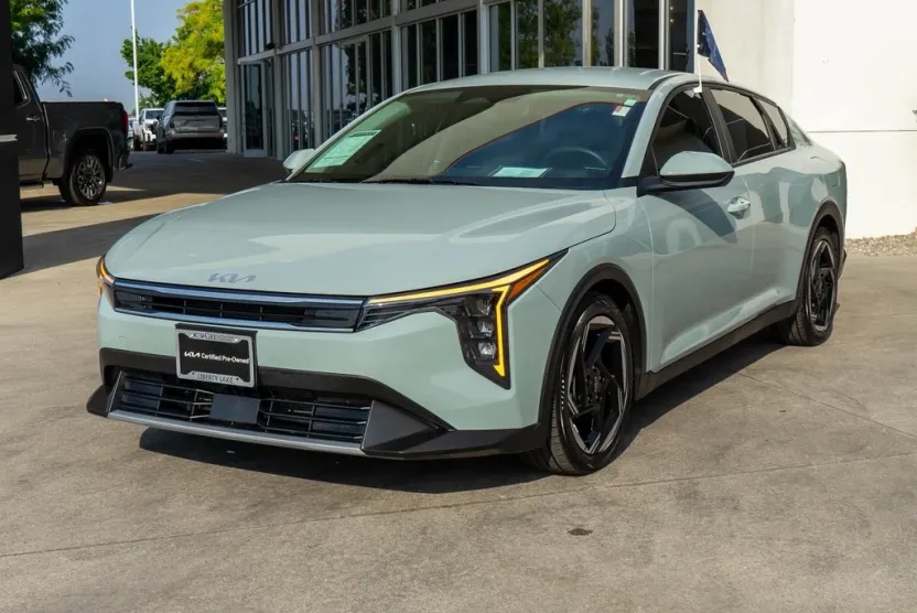 2025 Kia K4 EX photo 1