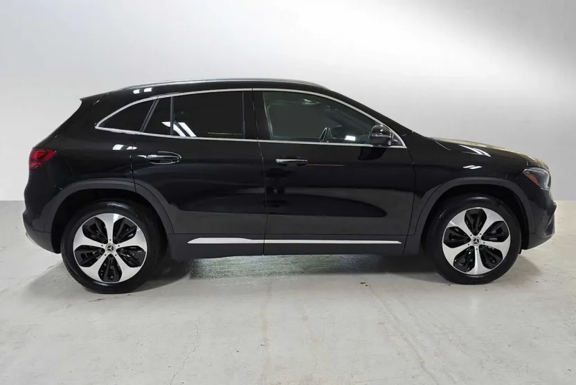 2025 Mercedes Benz GLA 250 photo 1