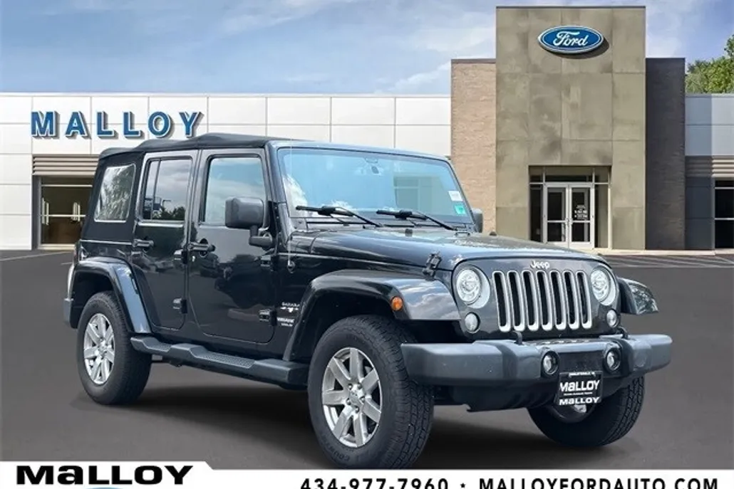 2017 Jeep Wrangler Unlimited Sahara photo 1