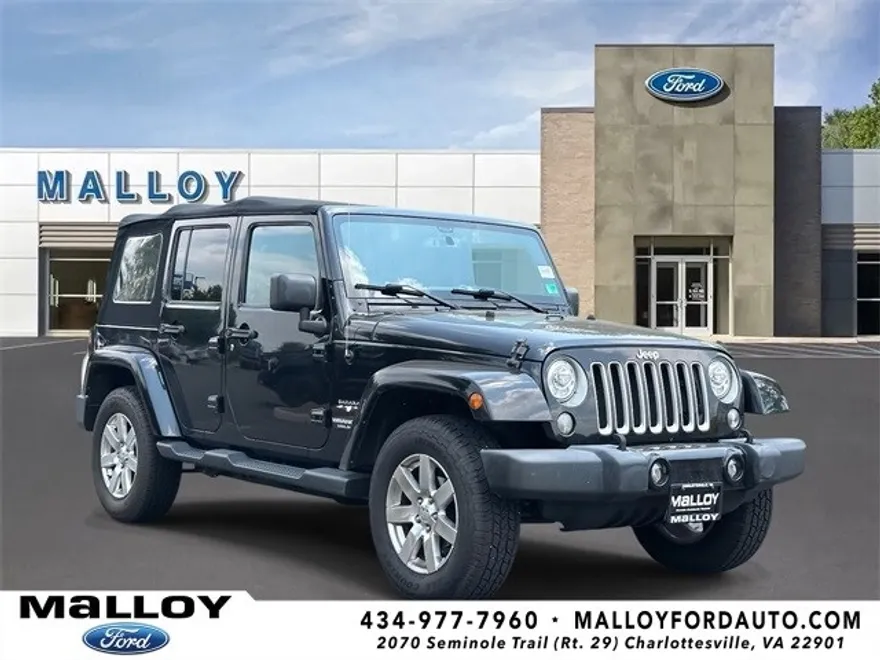 2017 Jeep Wrangler Unlimited Sahara photo 1