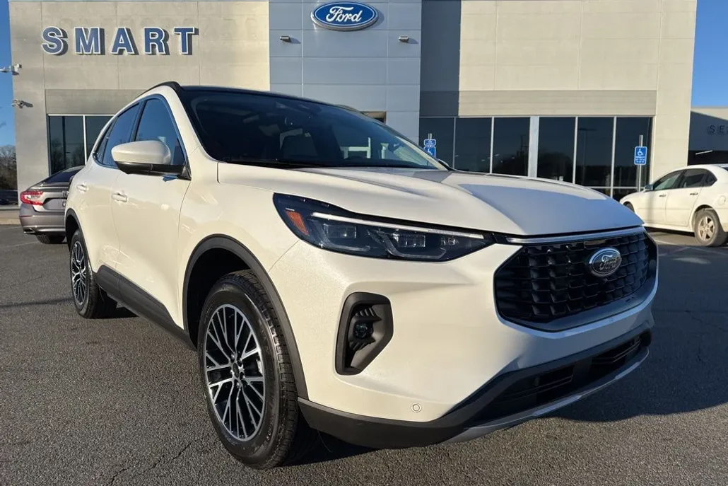 2025 Ford Escape Plug-In Hybrid photo 1