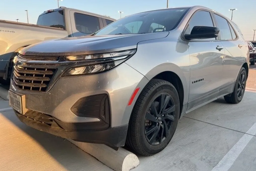 2024 Chevrolet Equinox LS photo 1
