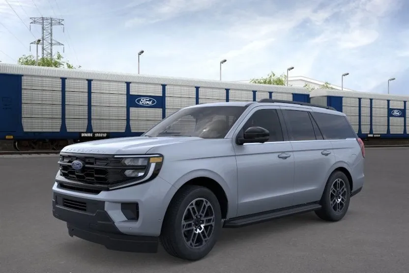 2025 Ford Expedition photo 1