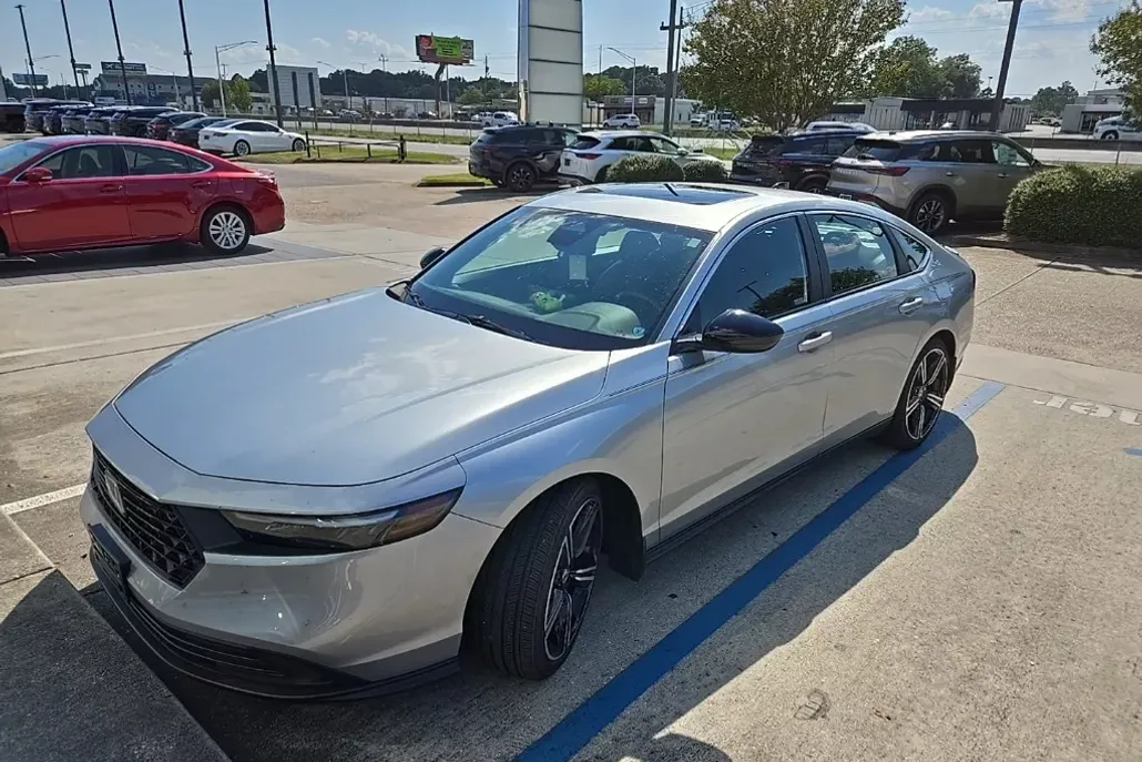 2024 Honda Accord Hybrid Sport photo 1