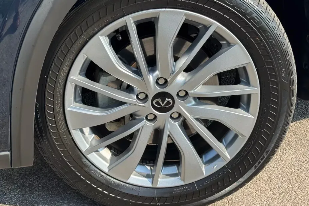 2024 Infiniti QX50 Luxe photo 1