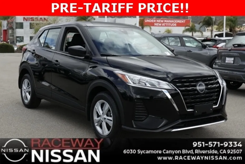 2025 Nissan Kicks Play S photo 1