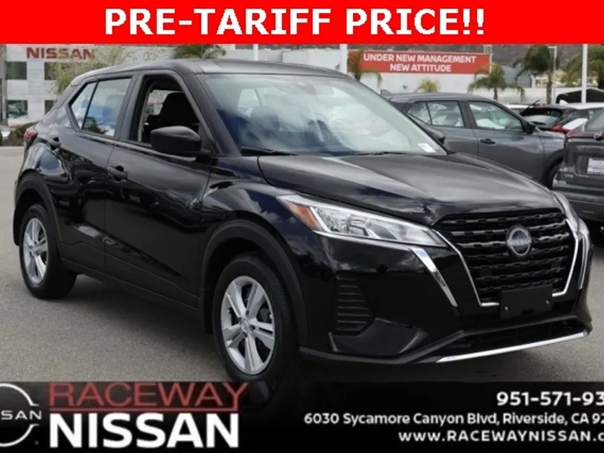 2025 Nissan Kicks Play S photo 1