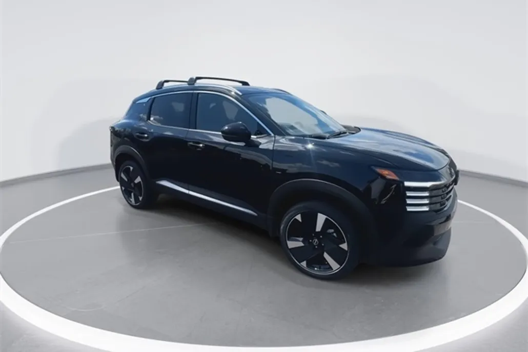 2025 Nissan Kicks SR photo 1