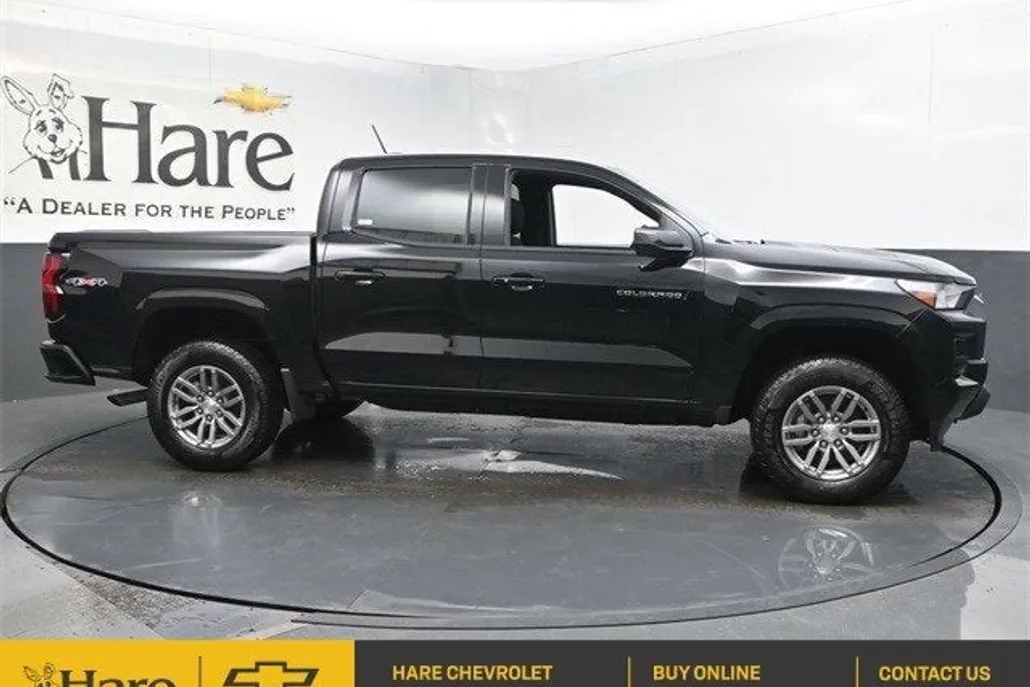 2026 Chevrolet Colorado LT photo 1
