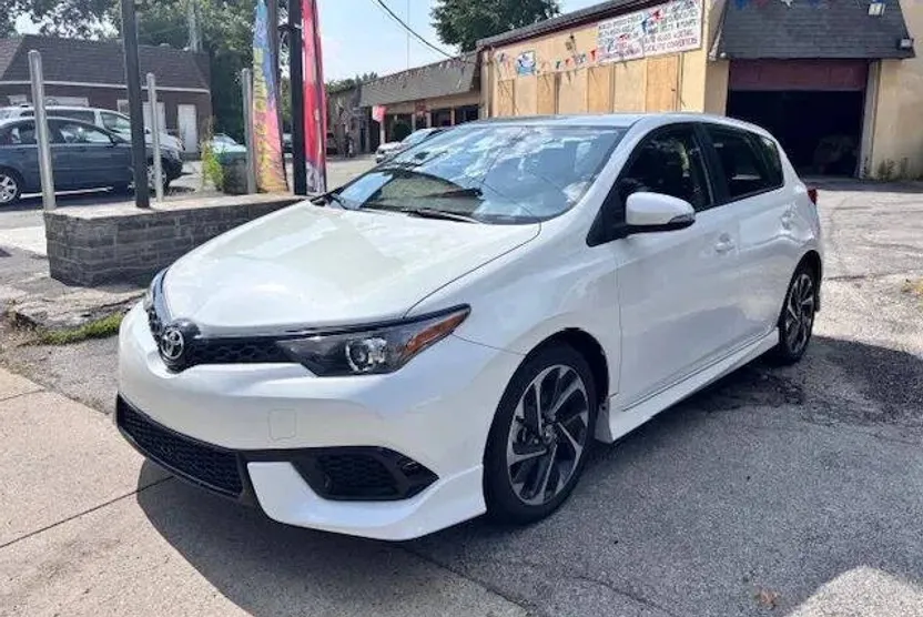 2018 Toyota Corolla iM photo 1