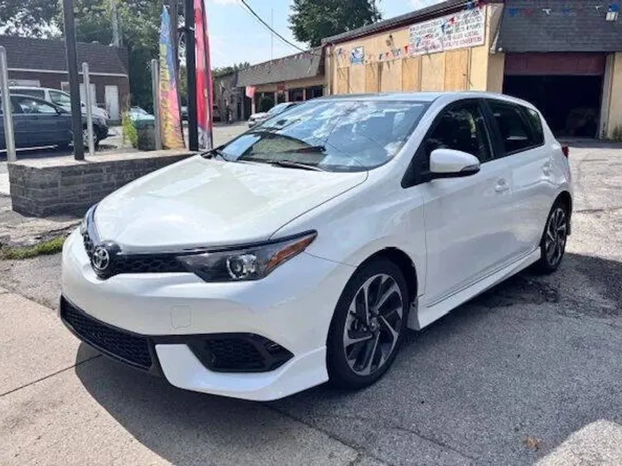 2018 Toyota Corolla iM photo 1