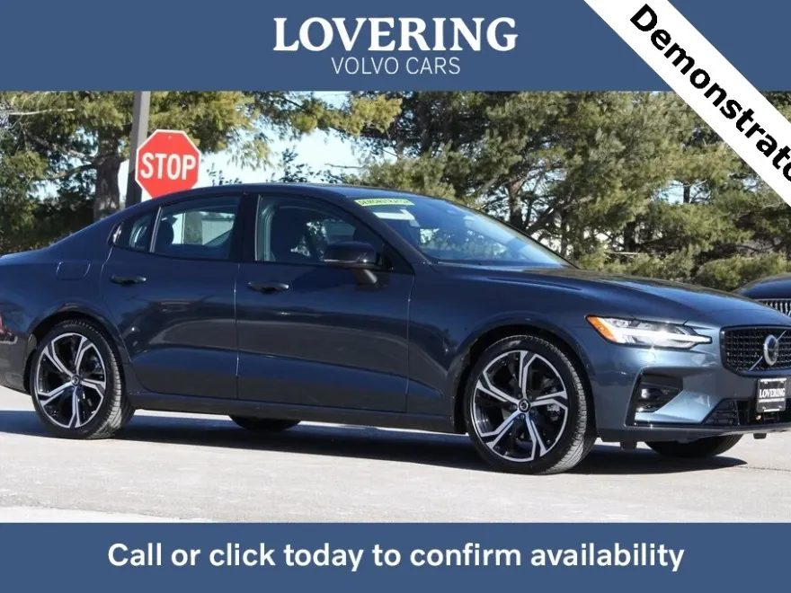 2025 Volvo S60 B5 Plus photo 1