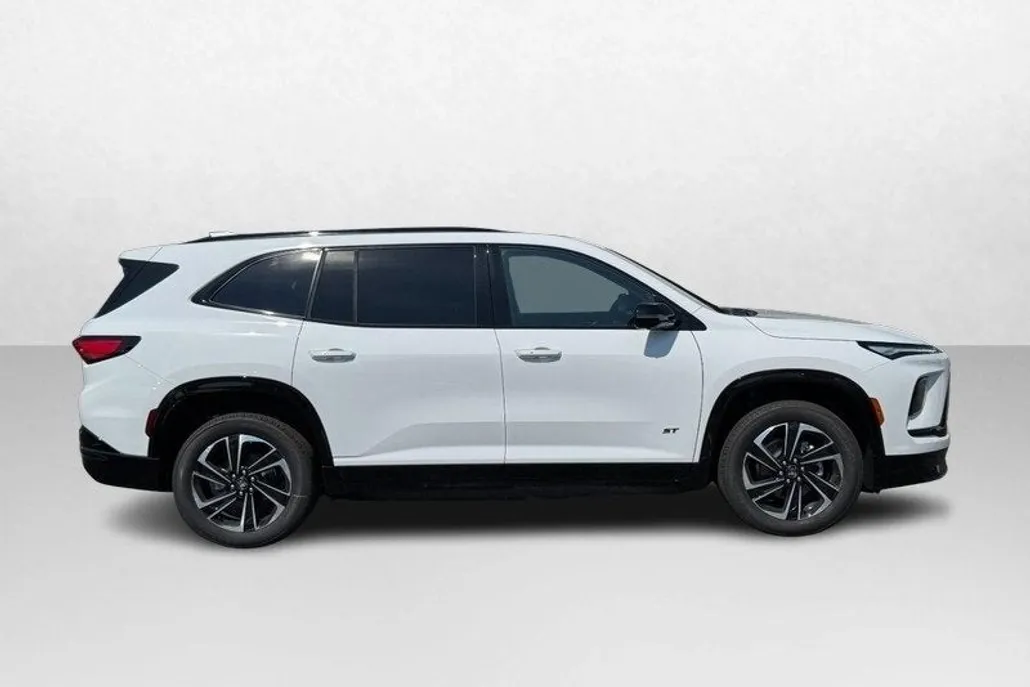 2026 Buick Enclave Sport Touring photo 1