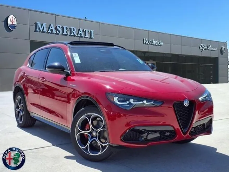 2025 Alfa Romeo Stelvio Sprint photo 1