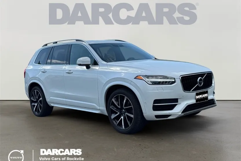 2018 Volvo XC90 T8 Momentum photo 1