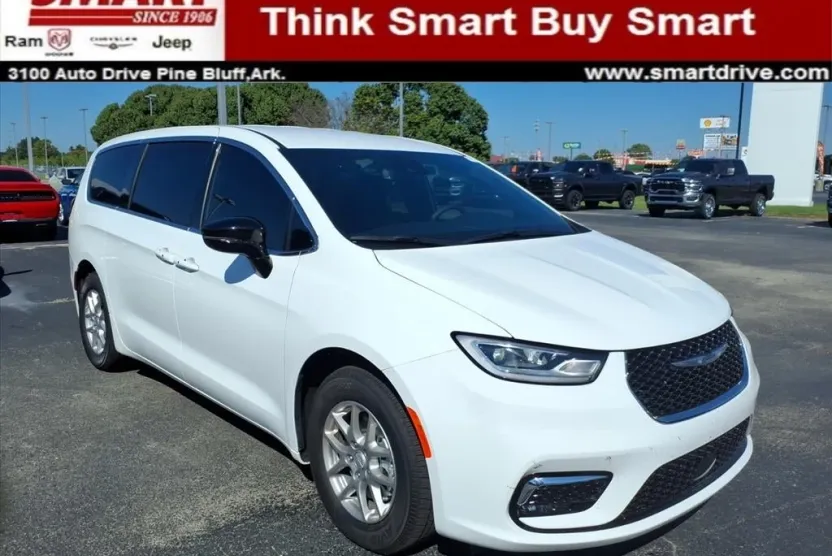 2026 Chrysler Pacifica photo 1