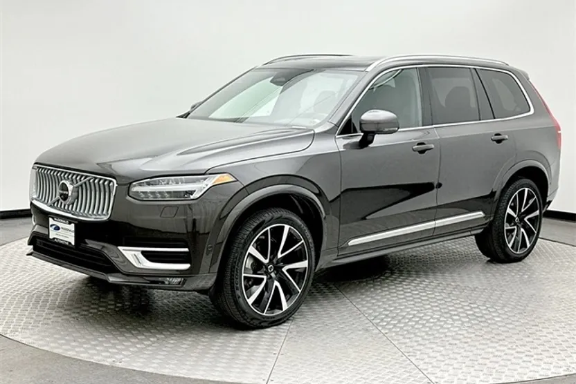 2025 Volvo XC90 B5 AWD Plus photo 1