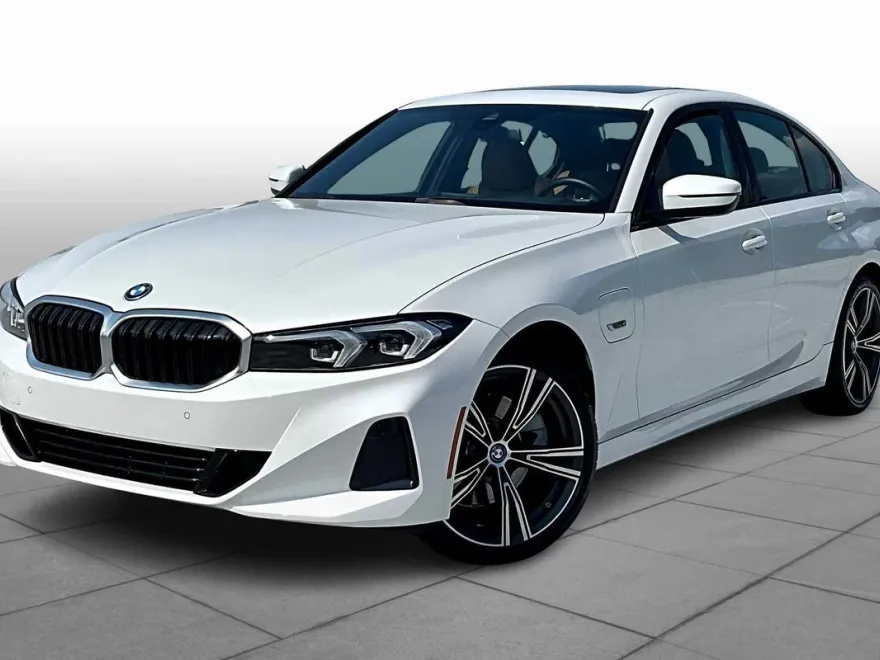 2023 Bmw 330e photo 1