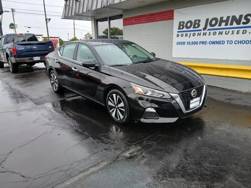 2022 Nissan Altima 2.5 SV photo 1