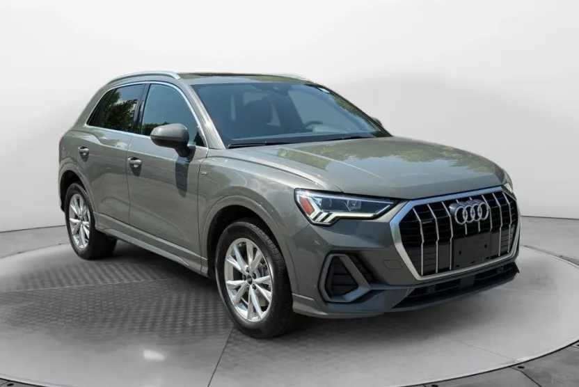 2021 Audi Q3 Premium Plus 45 TFSI S line photo 1