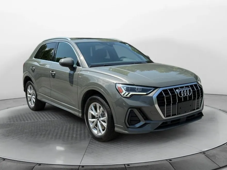2021 Audi Q3 Premium Plus 45 TFSI S line photo 1