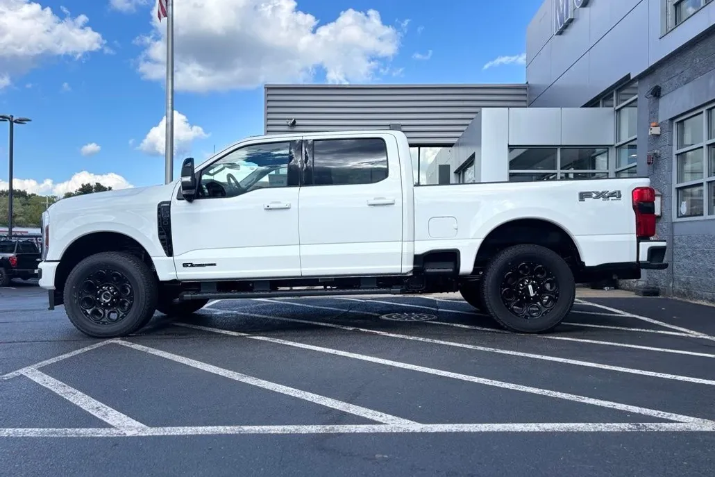2025 Ford F-250 photo 1