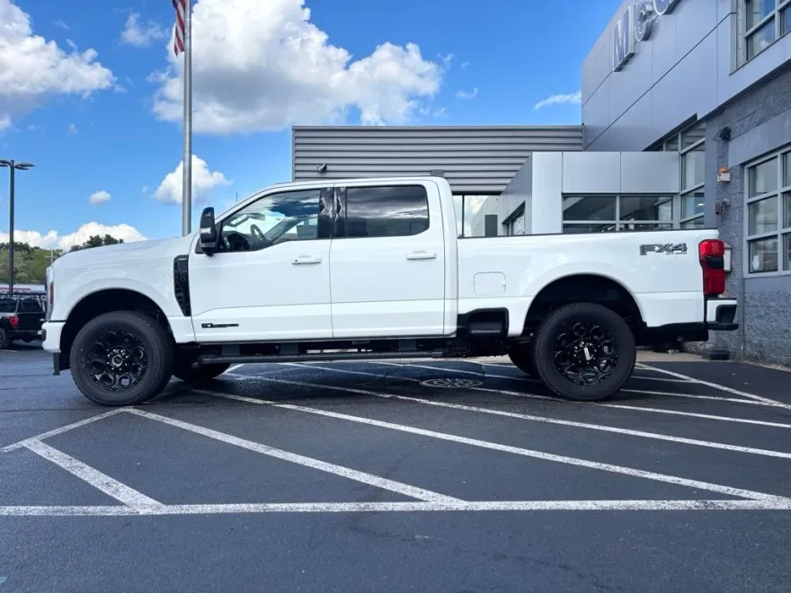2025 Ford F-250 photo 1