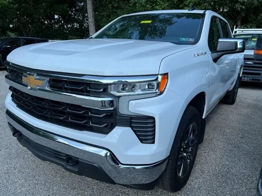 2024 Chevrolet Silverado 1500 LT photo 1