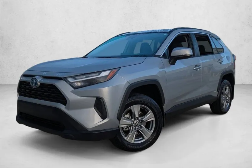 2024 Toyota RAV4 Hybrid XLE photo 1