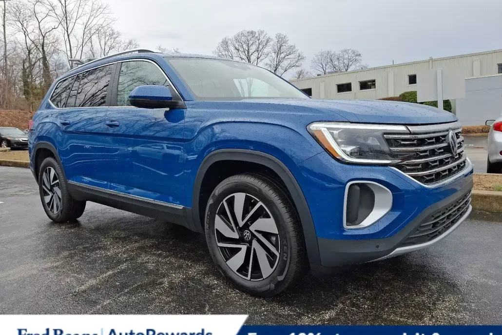 2025 Volkswagen Atlas SEL photo 1