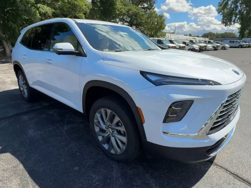 2026 Buick Enclave Preferred photo 1